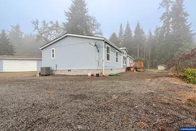 30610 Santiam Hwy, Lebanon, OR 97355 - Photo 32