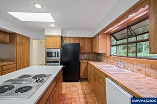 2369 Emerald Dr NW, Salem, OR 97304 - Photo 10