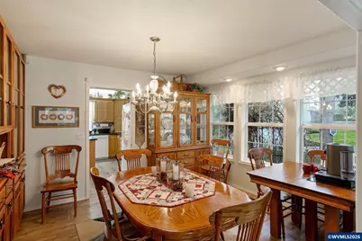 245 Edgewood Dr, Silverton, OR 97381 - Photo 8