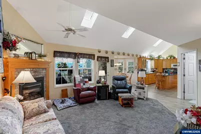 245 Edgewood Dr, Silverton, OR 97381 - Photo 16