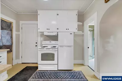 205 N 3rd St, Jefferson, OR 97352 - Photo 14