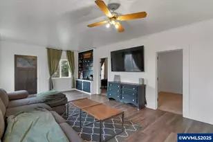 205 N 3rd St, Jefferson, OR 97352 - Photo 8