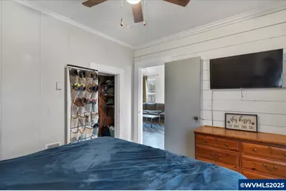 205 N 3rd St, Jefferson, OR 97352 - Photo 10