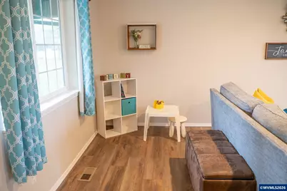 321 NE Carmen Pl, Corvallis, OR 97330 - Photo 6