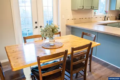 321 NE Carmen Pl, Corvallis, OR 97330 - Photo 12