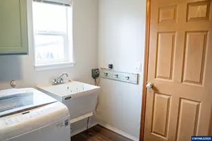 321 NE Carmen Pl, Corvallis, OR 97330 - Photo 18