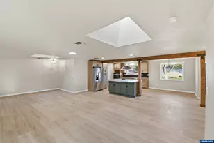 1480 S 4th St, Lebanon, OR 97355 - Photo 8