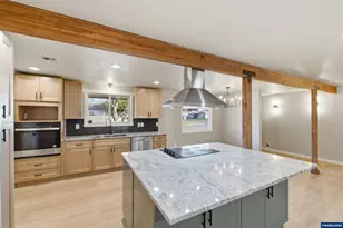 1480 S 4th St, Lebanon, OR 97355 - Photo 4