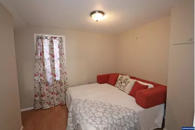 585 Hickory St NE, Salem, OR 97301 - Photo 12