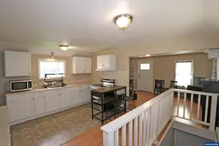 585 Hickory St NE, Salem, OR 97301 - Photo 8