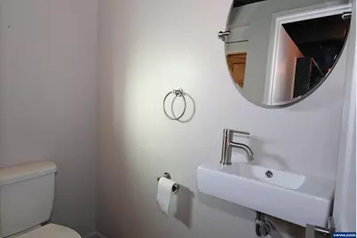 585 Hickory St NE, Salem, OR 97301 - Photo 16