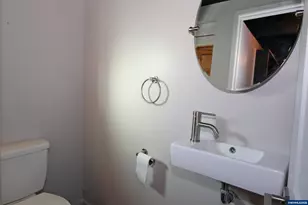 585 Hickory St NE, Salem, OR 97301 - Photo 16