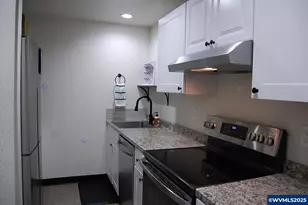 2240 Maplewood Dr S Dr, Salem, OR 97306 - Photo 6