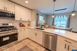 780 778 E Jefferson St, Stayton, OR 97383 - Photo 6