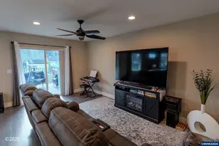 780 778 E Jefferson St, Stayton, OR 97383 - Photo 8