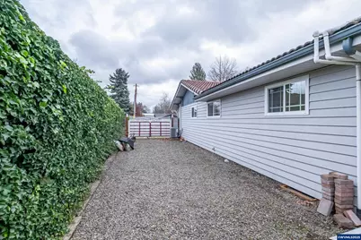 4433 41st Av NE, Salem, OR 97305 - Photo 16