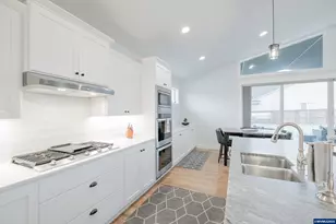 4752 Crown Ln, Albany, OR 97321 - Photo 14