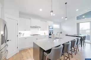 4752 Crown Ln, Albany, OR 97321 - Photo 12