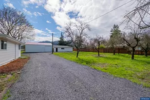 33001 Sandridge Rd, Lebanon, OR 97355 - Photo 40
