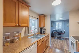 1196 S 7th St, Lebanon, OR 97355 - Photo 4