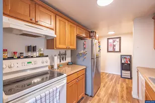 1196 S 7th St, Lebanon, OR 97355 - Photo 6