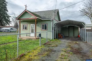 1196 S 7th St, Lebanon, OR 97355 - Photo 2