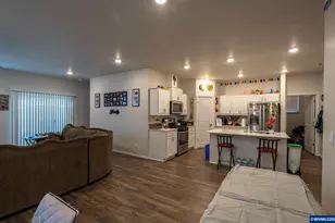 447 Greencrest St NE, Salem, OR 97301 - Photo 16