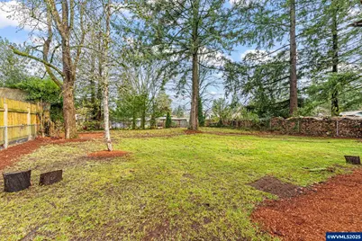 15133 SE Woodward St, Portland, OR 97236 - Photo 40