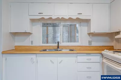 570 N 10th #75 Av, Cornelius, OR 97113 - Photo 10
