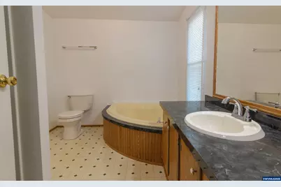 3396 Lake Vanessa Cir NW, Salem, OR 97304 - Photo 16