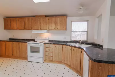 3396 Lake Vanessa Cir NW, Salem, OR 97304 - Photo 8