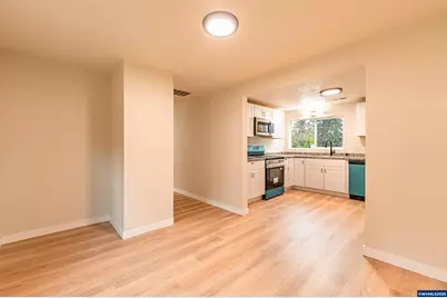 225 21st Av, Sweet Home, OR 97386 - Photo 8
