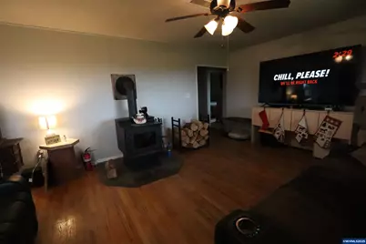 38696 Griggs Dr, Lebanon, OR 97355 - Photo 4