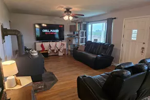 38696 Griggs Dr, Lebanon, OR 97355 - Photo 2