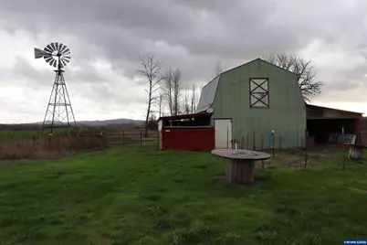 38696 Griggs Dr, Lebanon, OR 97355 - Photo 18