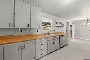 642 N 6th Ave, Stayton, OR 97383 - Photo 14