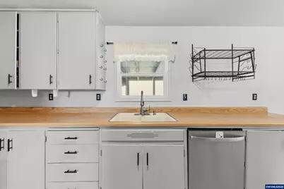 642 N 6th Av, Stayton, OR 97383 - Photo 12