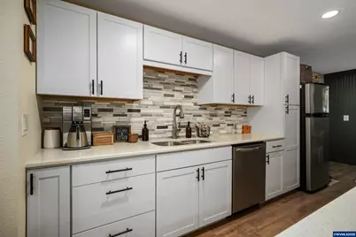 4748 Mall Ct NE, Salem, OR 97305 - Photo 10