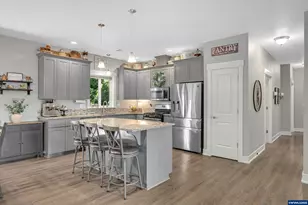 1194 SW Maple St, Dallas, OR 97338 - Photo 10