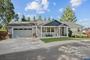 1194 SW Maple St, Dallas, OR 97338 - Photo 2