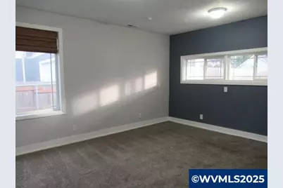 370 W B St, Lebanon, OR 97355 - Photo 14