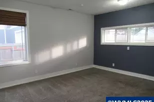 370 W B St, Lebanon, OR 97355 - Photo 14