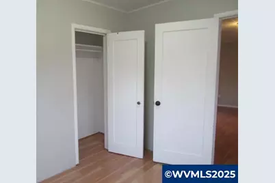 370 W B St, Lebanon, OR 97355 - Photo 10