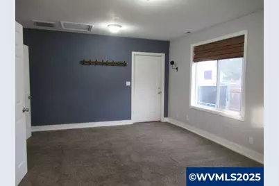 370 W B St, Lebanon, OR 97355 - Photo 16