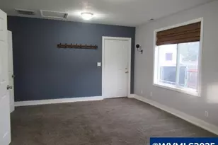 370 W B St, Lebanon, OR 97355 - Photo 16