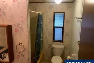 300 SE Lacreole Dr, Dallas, OR 97338 - Photo 16