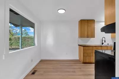 398 21st St, Salem, OR 97301 - Photo 8