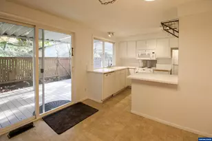 1035 Chestnut St NW, Salem, OR 97304 - Photo 10