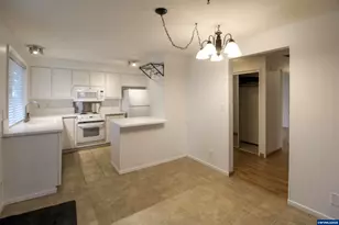 1035 Chestnut St NW, Salem, OR 97304 - Photo 8