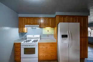 905 Ash St, Brownsville, OR 97327 - Photo 14